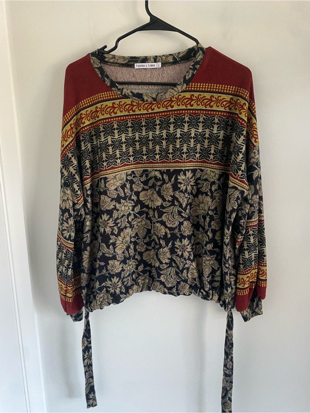 Fig & Flower Floral Patterned Long Sleeve Top